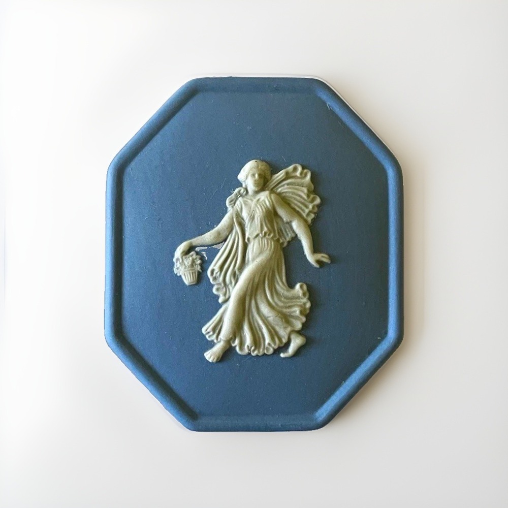 1970 blue Wedgwood jasperware trinket pill box Neoclassical revival fairycore